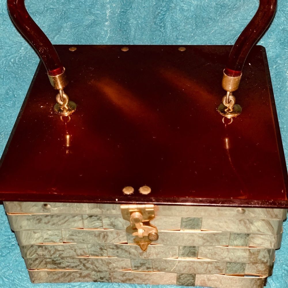 Vintage 50’s Dorset Rex 5th Ave Lucite & Woven Bag - Picture 4 of 9